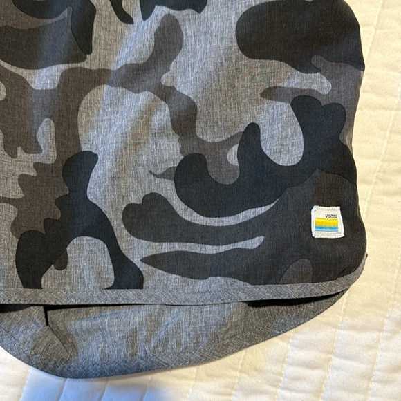 Vuori- Banks Short Camo Medium - Picture 2 of 4